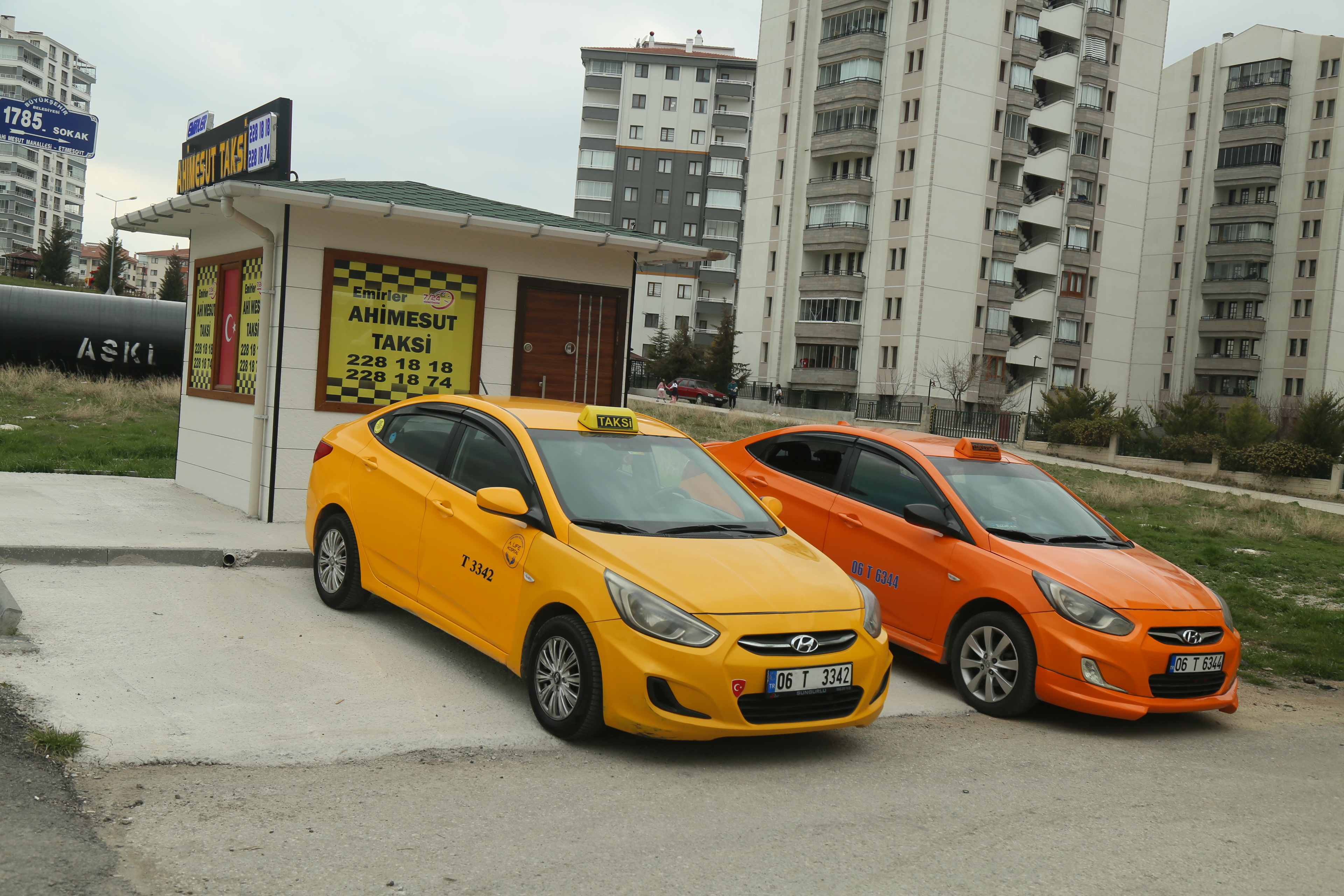 Emirler Taksi Durağı